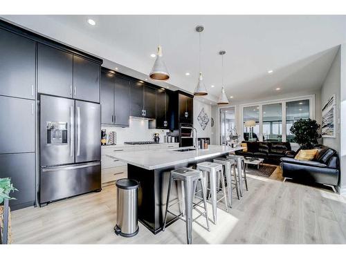 1513 Coalbanks Boulevard West, Lethbridge, AB - Indoor Photo Showing Kitchen With Upgraded Kitchen