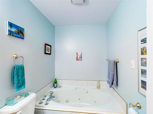 7515 29-3 Range Road, Rural Pincher Creek No. 9, M.D. Of, AB - Indoor Photo Showing Bathroom