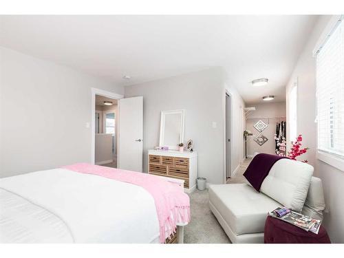 4410 40 Avenue South, Lethbridge, AB - Indoor Photo Showing Bedroom