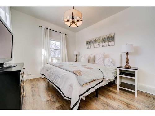 311 Dieppe Boulevard South, Lethbridge, AB - Indoor Photo Showing Bedroom