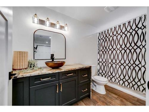 311 Dieppe Boulevard South, Lethbridge, AB - Indoor Photo Showing Bathroom