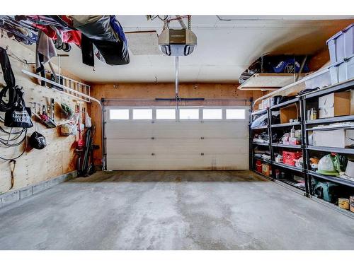 47 Fairmont Road South, Lethbridge, AB - Indoor Photo Showing Garage