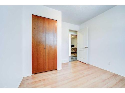 5925 57 Street, Taber, AB - Indoor Photo Showing Other Room