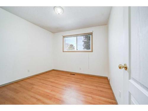 5925 57 Street, Taber, AB - Indoor Photo Showing Other Room