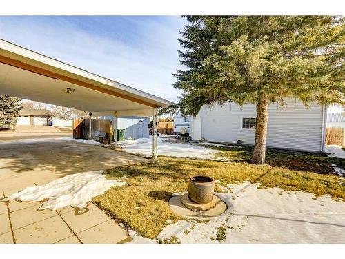 5925 57 Street, Taber, AB - Outdoor