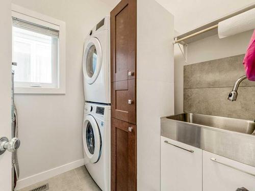 249 Greenwood Road, Coalhurst, AB - Indoor Photo Showing Laundry Room