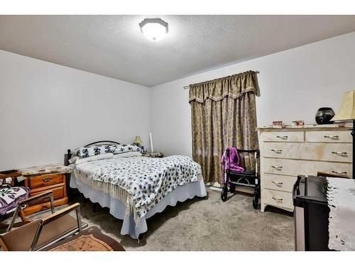 5327 45 Avenue, Taber, AB - Indoor Photo Showing Other Room