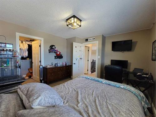 3204 23 Street, Coaldale, AB - Indoor Photo Showing Bedroom