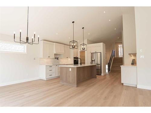 1632 Sixmile View South, Lethbridge, AB - Indoor Photo Showing Kitchen With Upgraded Kitchen