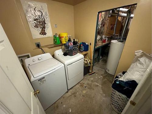 126 3 Street, Stirling, AB - Indoor Photo Showing Laundry Room