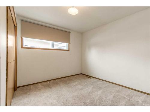 1417 St Andrew Road North, Lethbridge, AB - Indoor Photo Showing Other Room