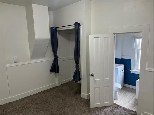 614 6 Street South, Lethbridge, AB - Indoor Photo Showing Other Room