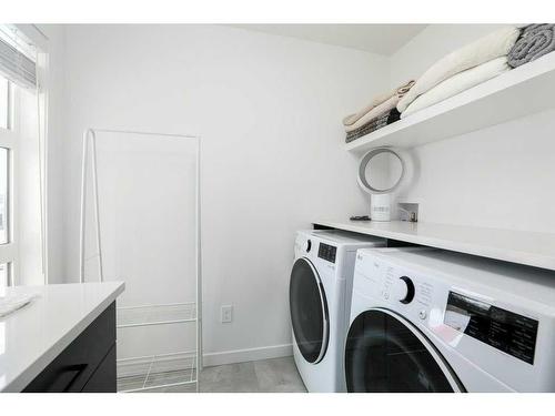 4506 31 Avenue South, Lethbridge, AB - Indoor Photo Showing Laundry Room