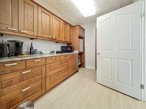 689 Frederick Street, Pincher Creek, AB - Indoor Photo Showing Kitchen