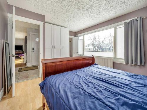 689 Frederick Street, Pincher Creek, AB - Indoor Photo Showing Bedroom