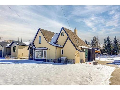 154 4Th Avenue East, Cardston, AB - Outdoor