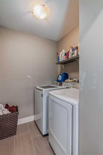 503 Moonlight Lane West, Lethbridge, AB - Indoor Photo Showing Laundry Room