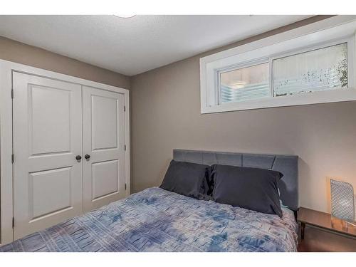 503 Moonlight Lane West, Lethbridge, AB - Indoor Photo Showing Bedroom