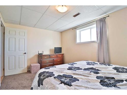 53029 Rr 224, Rural Cardston County, AB - Indoor Photo Showing Bedroom