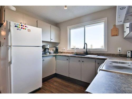53029 Rr 224, Rural Cardston County, AB - Indoor Photo Showing Kitchen