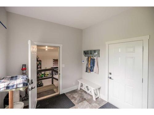 609 7 Avenue, Stirling, AB - Indoor Photo Showing Other Room