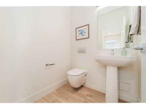 4521 25 Avenue South, Lethbridge, AB - Indoor Photo Showing Bathroom
