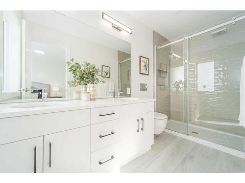 4521 25 Avenue South, Lethbridge, AB - Indoor Photo Showing Bathroom