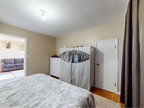 330 19Th Street, Fort Macleod, AB - Indoor Photo Showing Bathroom