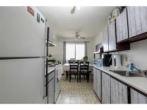6202 52 Street, Taber, AB - Indoor Photo Showing Kitchen