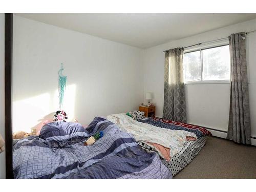6202 52 Street, Taber, AB - Indoor Photo Showing Bedroom