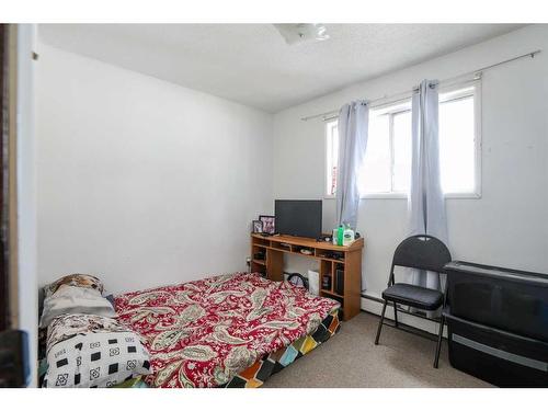 6202 52 Street, Taber, AB - Indoor Photo Showing Bedroom