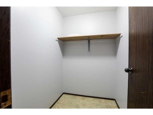 6202 52 Street, Taber, AB - Indoor With Storage