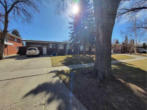 3520 South Parkside Drive South, Lethbridge, AB - Outdoor