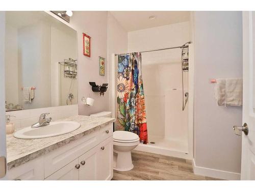 242 1 Street West, Cardston, AB - Indoor Photo Showing Bathroom