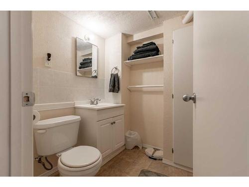 119 Milnes Street, Nobleford, AB - Indoor Photo Showing Bathroom