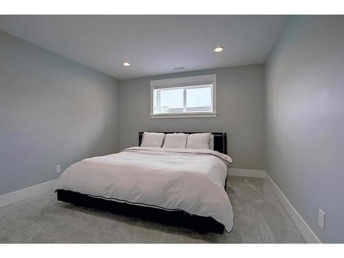 206 6A Street, Stirling, AB - Indoor Photo Showing Bedroom
