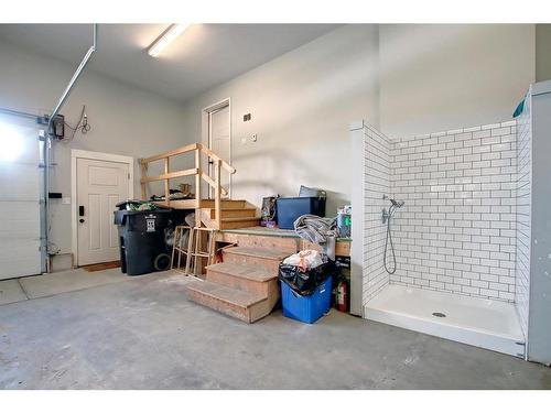 206 6A Street, Stirling, AB - Indoor Photo Showing Garage