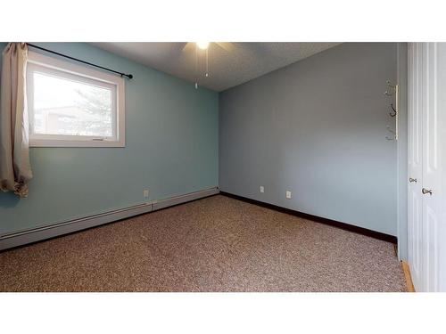 105-401 Columbia Boulevard West, Lethbridge, AB - Indoor Photo Showing Other Room