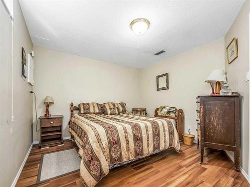 1007 21 Avenue, Coaldale, AB - Indoor Photo Showing Bedroom