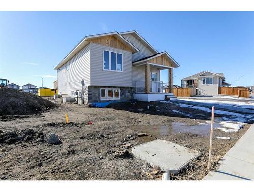 754 Riverhills Landing West, Lethbridge, AB - Outdoor