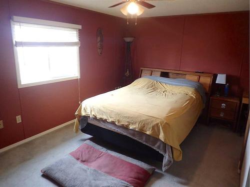 95033 Rr 14-5, Rural Taber, M.D. Of, AB - Indoor Photo Showing Bedroom