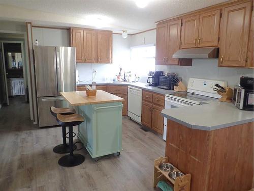 95033 Rr 14-5, Rural Taber, M.D. Of, AB - Indoor Photo Showing Kitchen With Double Sink