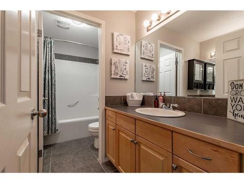 280025 Twp Rd 43, Rural Cardston County, AB - Indoor Photo Showing Bathroom