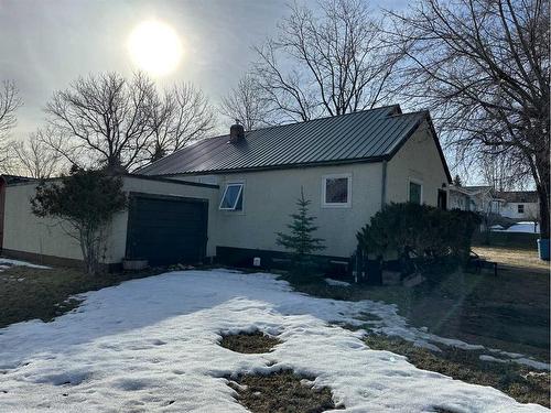 338 3 Street East, Cardston, AB - Outdoor