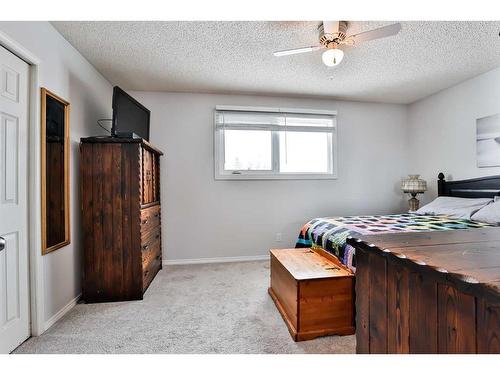 4603 55 Avenue, Taber, AB - Indoor Photo Showing Bedroom