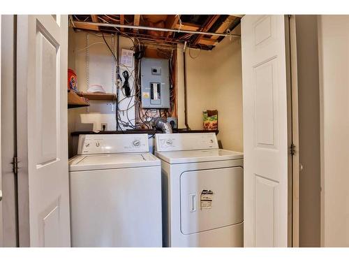 4603 55 Avenue, Taber, AB - Indoor Photo Showing Laundry Room