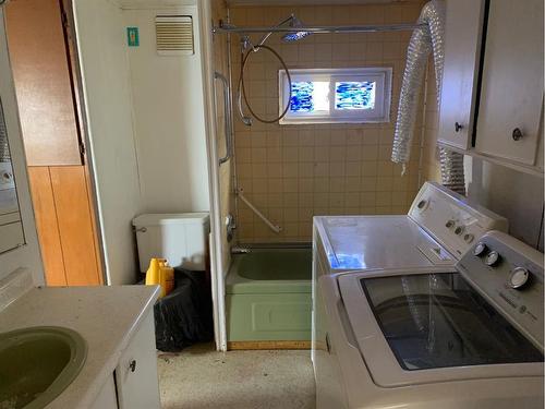 413 52 Avenue, Coalhurst, AB - Indoor Photo Showing Laundry Room