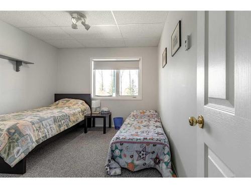 13-101022 Range Road 22-4, Rural Lethbridge County, AB - Indoor Photo Showing Bedroom