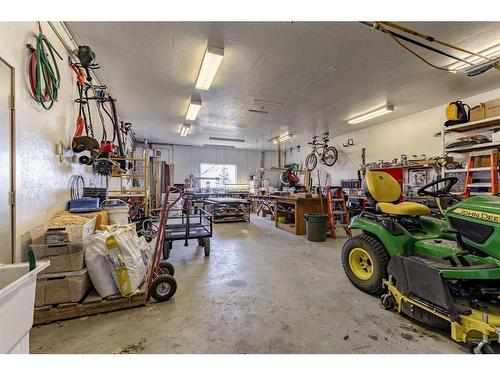 13-101022 Range Road 22-4, Rural Lethbridge County, AB - Indoor Photo Showing Garage