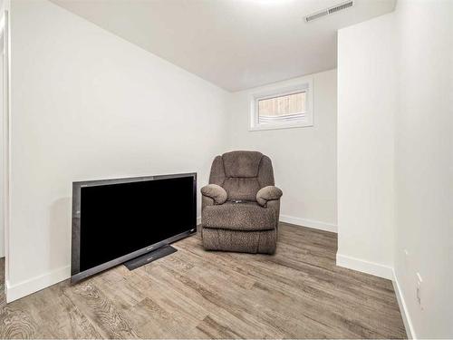 194 Eagle Rd North, Lethbridge, AB - Indoor Photo Showing Other Room
